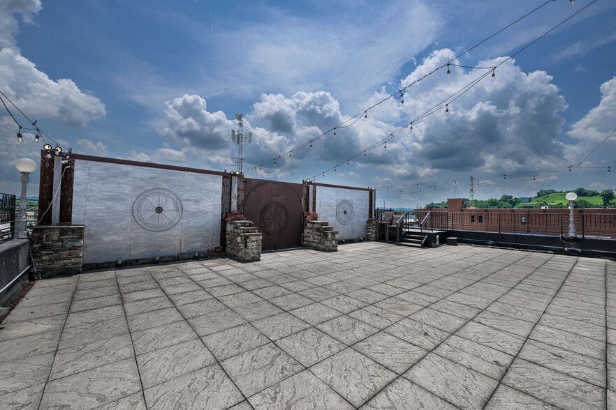 More Photos Of 255 Broad St., Kingsport General Retail For Sale