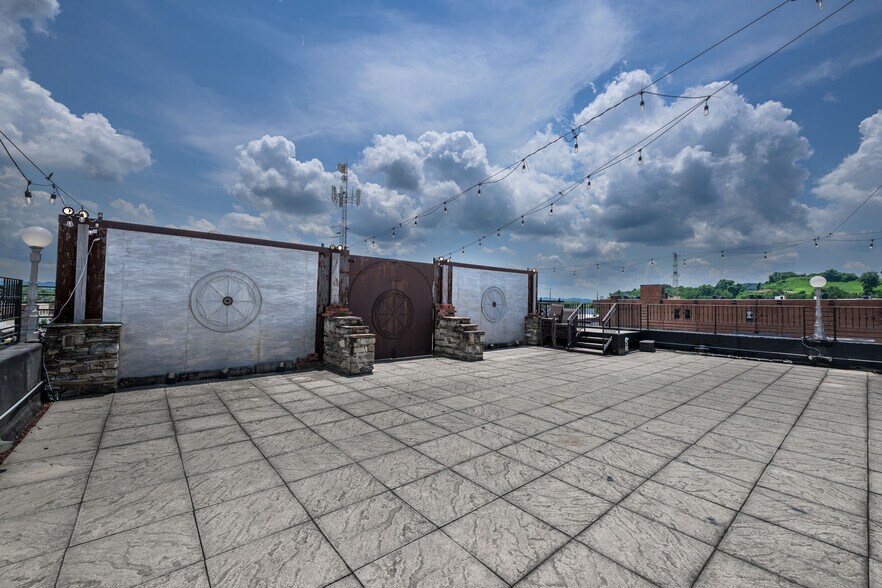 More Photos Of 255 Broad St., Kingsport General Retail For Sale
