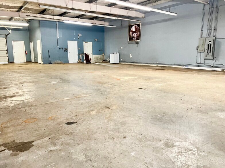 More Photos Of 5727 Highway 6, Missouri City Restaurant For Lease