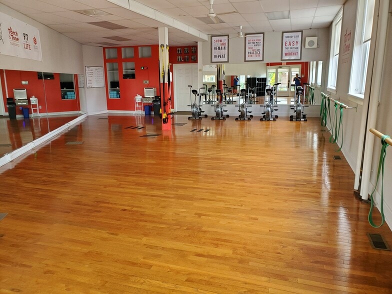 More Photos Of 600 Main St, Riverton Office For Sale