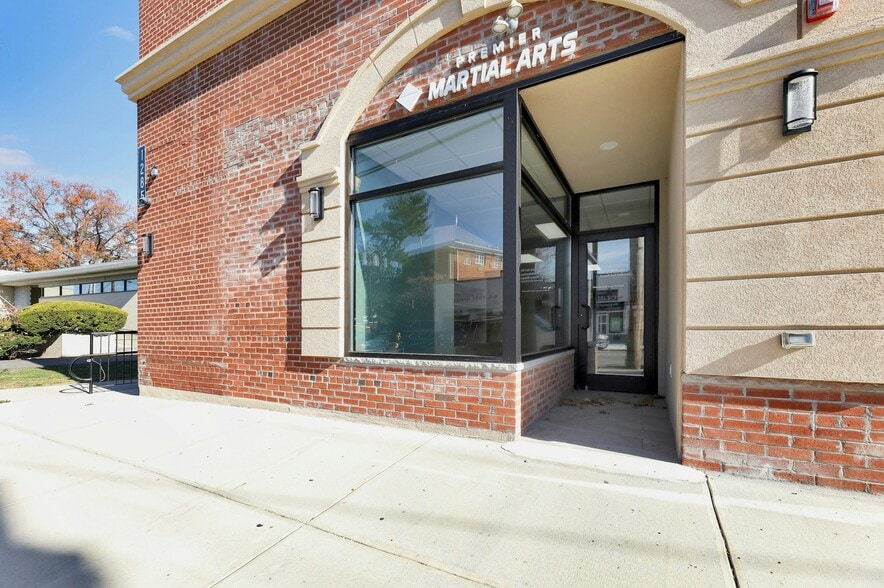 More Photos Of 1285-1291 Broad St, Bloomfield Medical For Lease