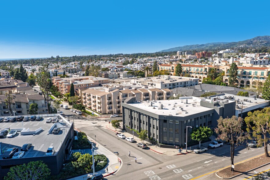 More Photos Of 11440 San Vicente Blvd, Los Angeles Office For Lease