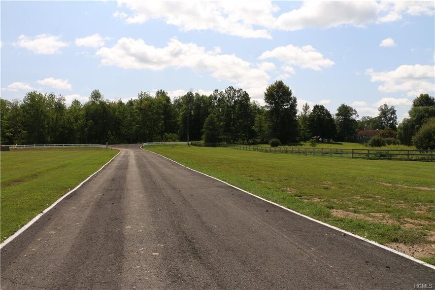 More Photos Of 269 Stone Schoolhouse Rd, Bloomingburg Land For Lease