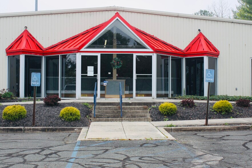 More Photos Of 404 Route 31, Lambertville Showroom For Lease