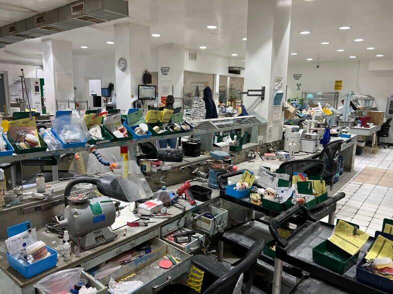 More Photos Of 641 W Willow, Long Beach Medical For Sale