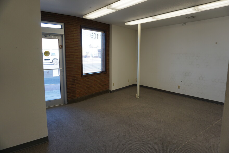 More Photos Of 1109 Meade Ave, Prosser Office For Lease