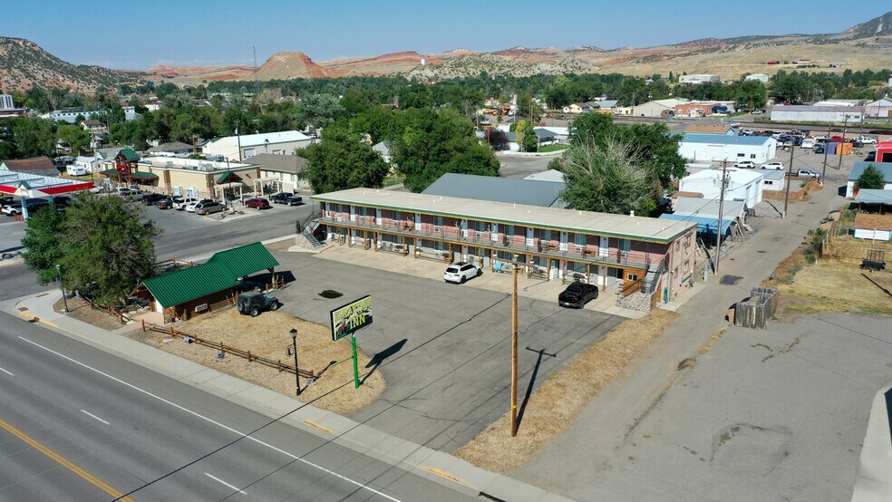 More Photos Of 501 S 6th St, Thermopolis Hotel For Sale