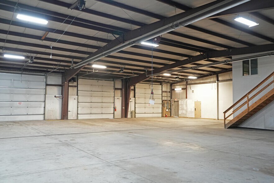 More Photos Of 1833 E Platteville Blvd, Pueblo West Flex For Lease