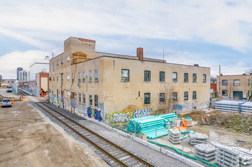 More Photos Of 87 Wade Ave, Toronto Warehouse For Lease