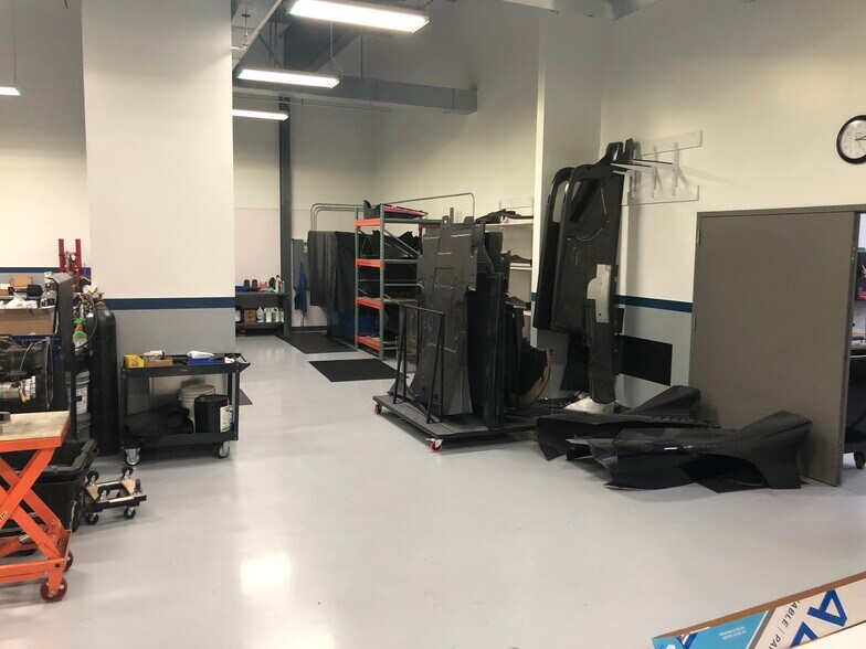 More Photos Of 114 Venture Dr, Pataskala Warehouse For Lease