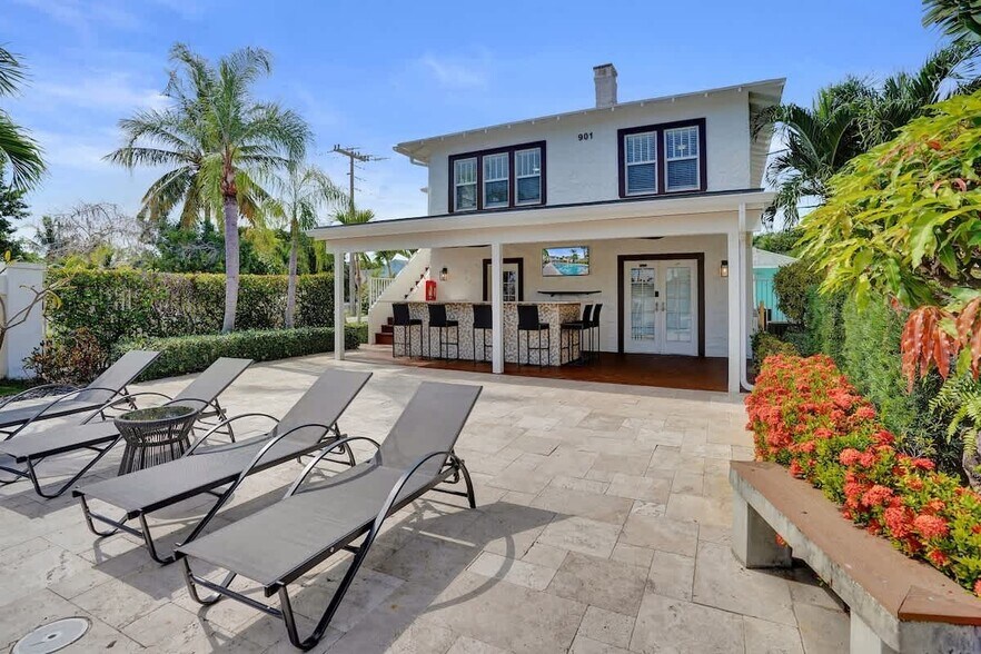 More Photos Of 905 N Federal Hwy, Lake Worth Beach Hotel For Sale
