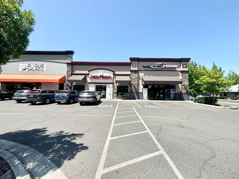 More Photos Of 1251 E McAndrews, Medford Restaurant For Lease