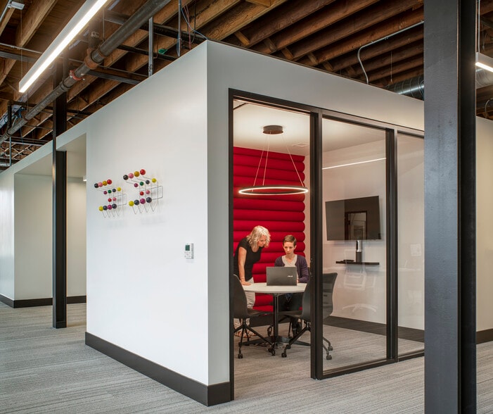More Photos Of 911 Main St, Vancouver Office For Lease