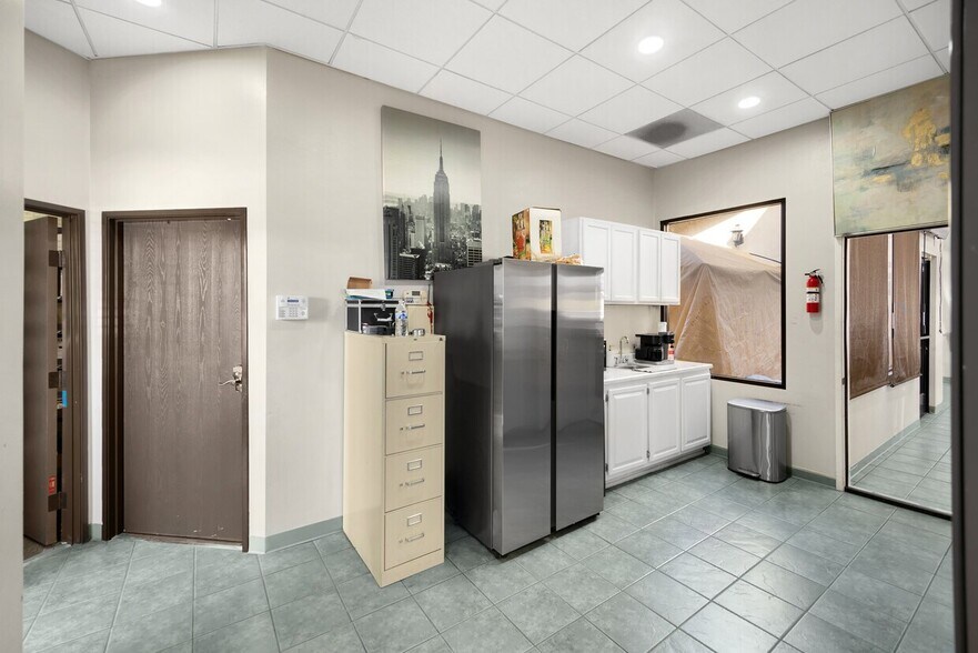 More Photos Of 11709 Long Beach Blvd, Lynwood Auto Dealership For Sale