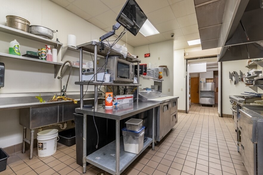 More Photos Of 740 Washington St, Wausau Bar For Sale