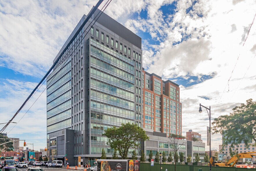 More Photos Of 38-08 Union St, Flushing Office Residential For Lease