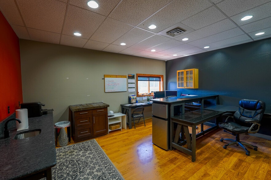 More Photos Of 105 Rocky Cliff Ln, Kalispell Industrial For Sale