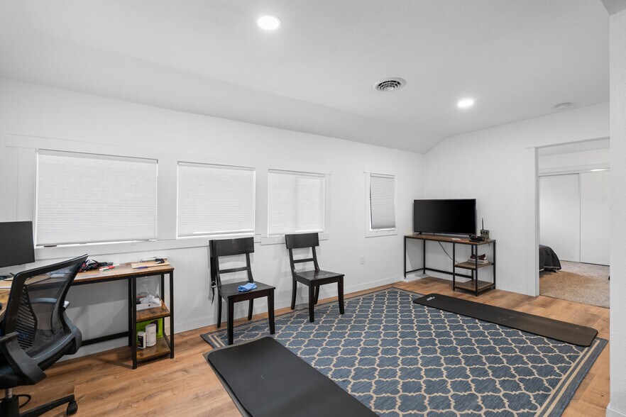 More Photos Of 105 Arcade, Lexington Apartments For Sale
