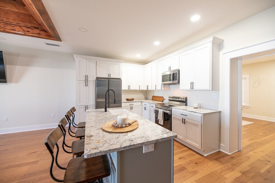 More Photos Of 344 N Broad St, Bainbridge Restaurant For Sale