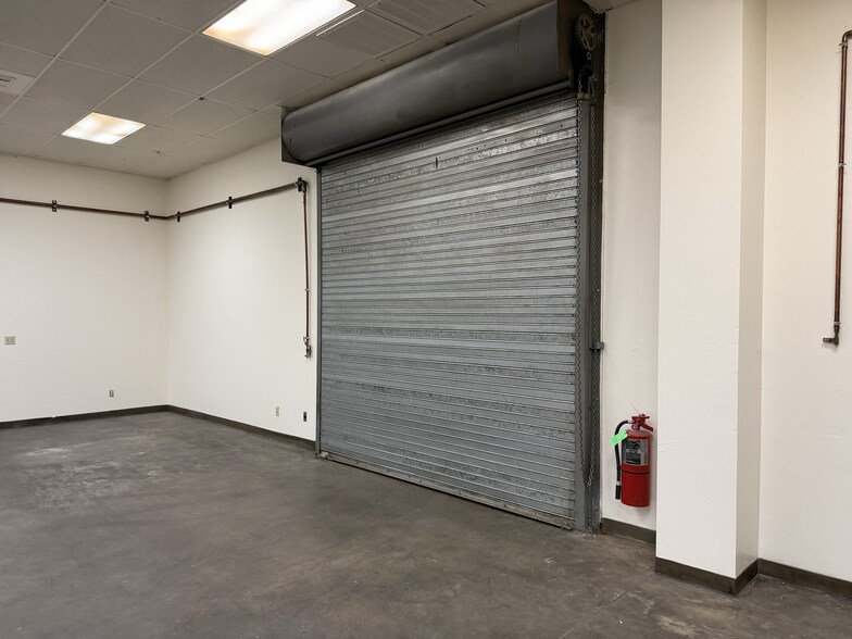 More Photos Of 536 Hi Tech Pky, Oakdale Warehouse For Sale
