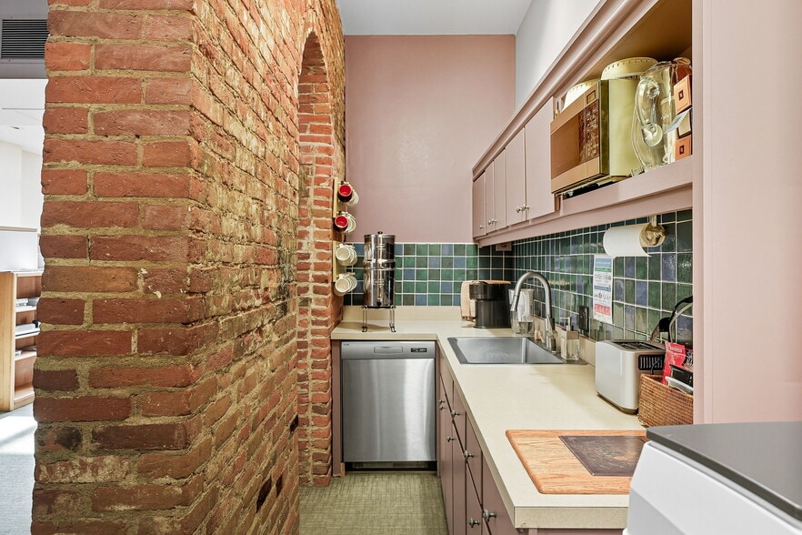 More Photos Of 1516-1518 Blake St, Denver Office For Sale