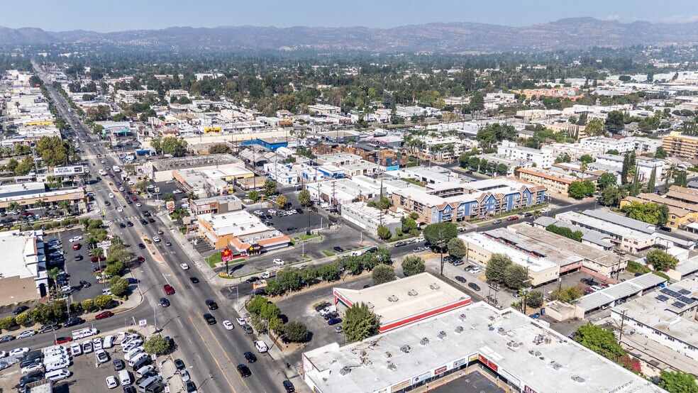 More Photos Of 21201 Sherman Way, Canoga Park Fast Food For Sale