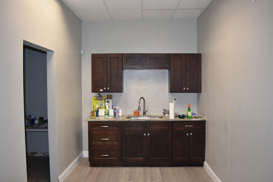 More Photos Of 7621 124th Ave N, Largo Distribution For Lease