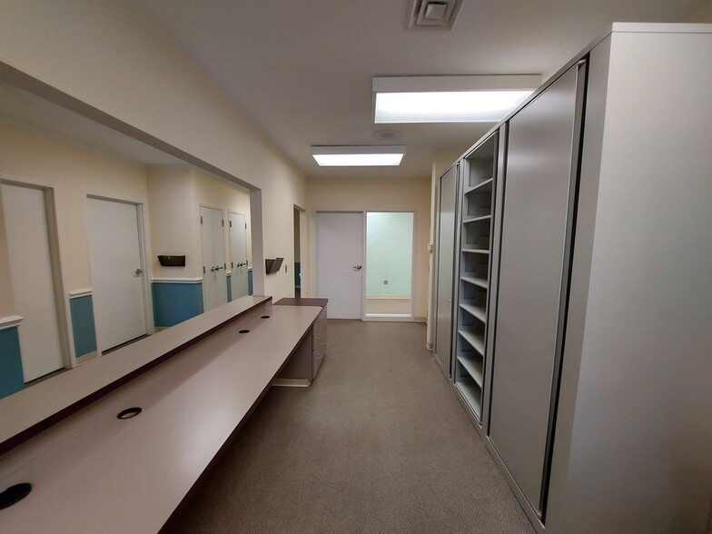 More Photos Of 5015 Southpark Dr, Durham Medical For Lease