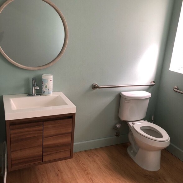 More Photos Of 1931-1937 Manatee Ave W, Bradenton Storefront Retail Office For Lease