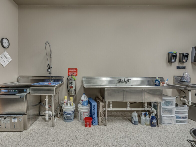 More Photos Of 341070 E 890 Rd, Chandler Lodge Meeting Hall For Sale