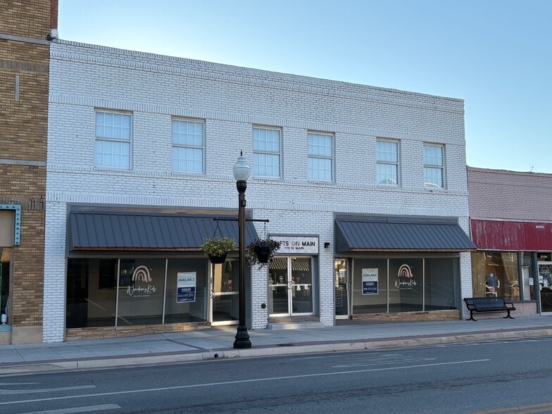 More Photos Of 117-119 N Main St, Sand Springs Storefront Retail Residential For Lease