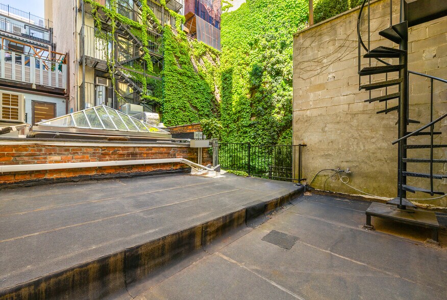 More Photos Of 113 W 13th St, New York Apartments For Sale