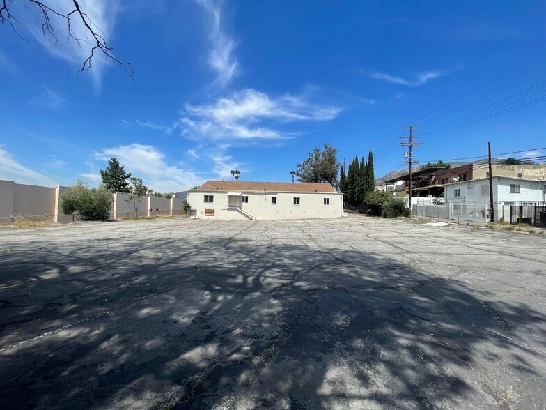 More Photos Of 7216 Valmont St, Tujunga Lodge Meeting Hall For Sale