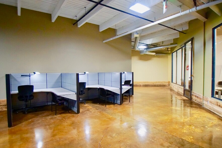 More Photos Of 1501 Burlington St, North Kansas City Warehouse For Lease