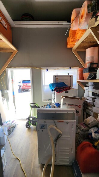 More Photos Of 1133 Industrial Blvd, Naples Manufacturing For Lease