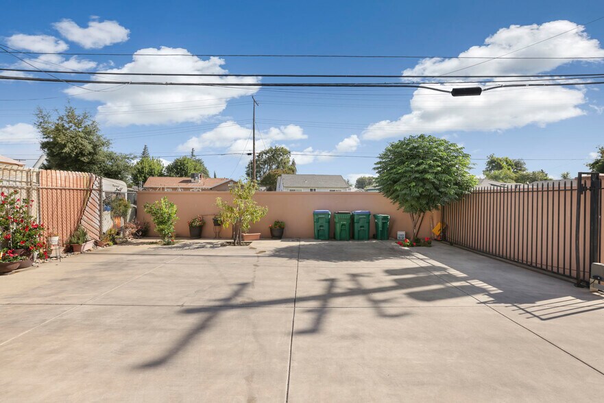 More Photos Of 529 N Hutchins St, Lodi Light Manufacturing For Sale