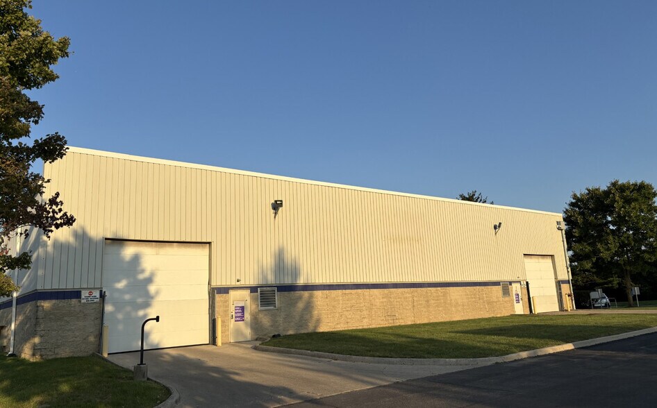More Photos Of 2850 International St, Columbus Manufacturing For Lease