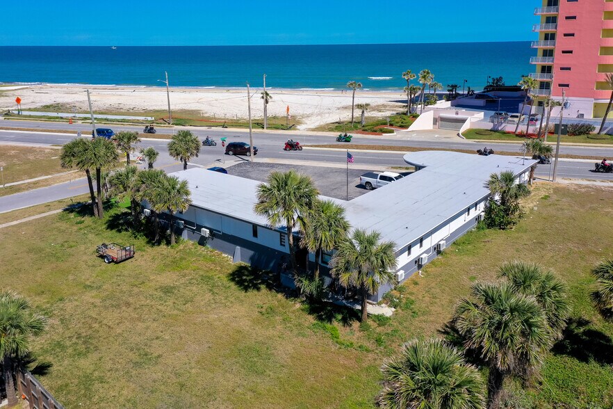 More Photos Of 1915 N Atlantic Ave, Daytona Beach Hotel For Sale