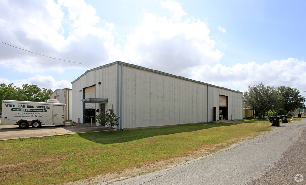 Primary Photo Of 916 Montana Ave, South Houston Warehouse For Lease