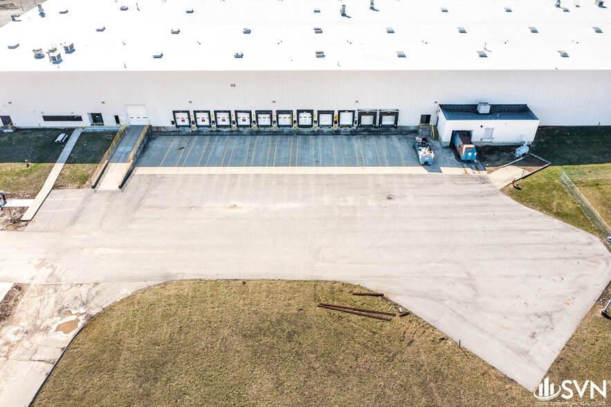 More Photos Of 791 Freight Blvd, Lexington Warehouse For Lease