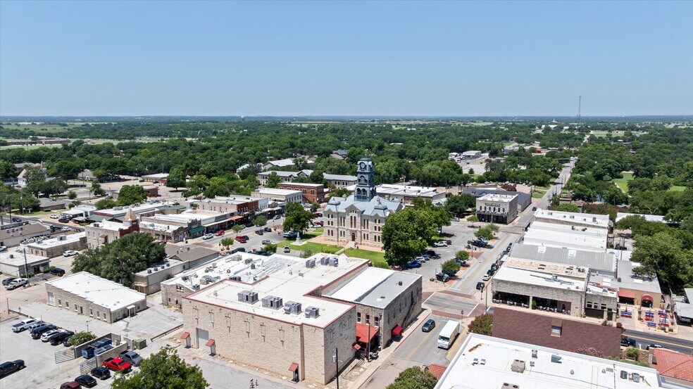 More Photos Of 111 S Houston St, Granbury Loft Creative Space For Sale