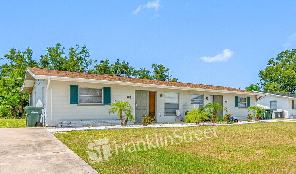 More Photos Of 308-630 Briarwood Rd, Venice Specialty For Sale