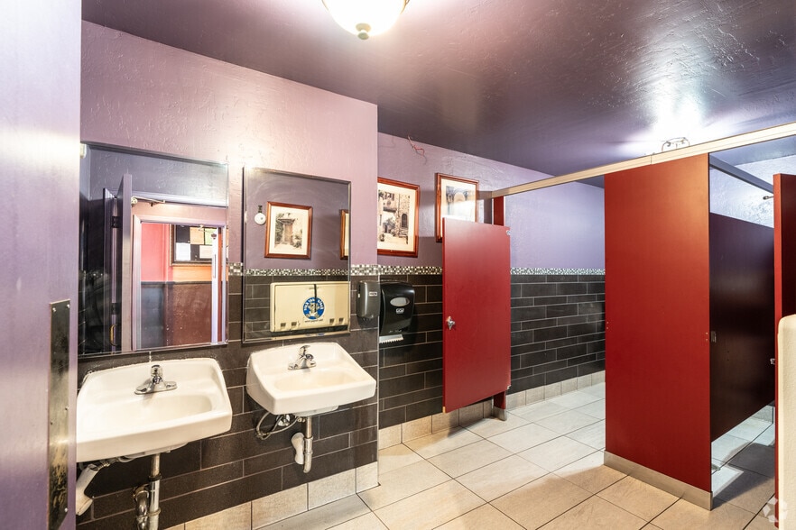 More Photos Of 1535-1541 Giammona Dr, Walnut Creek Storefront For Sale