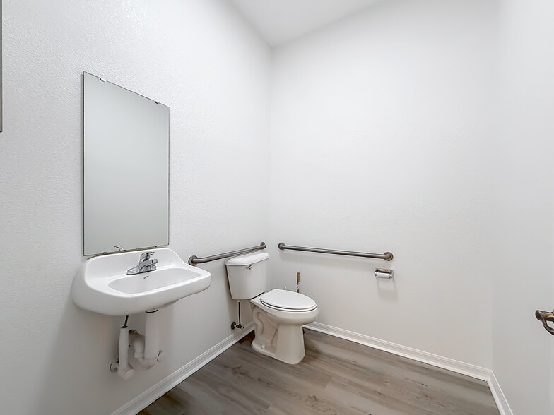 More Photos Of 15151 S US Highway 441, Summerfield Medical For Sale