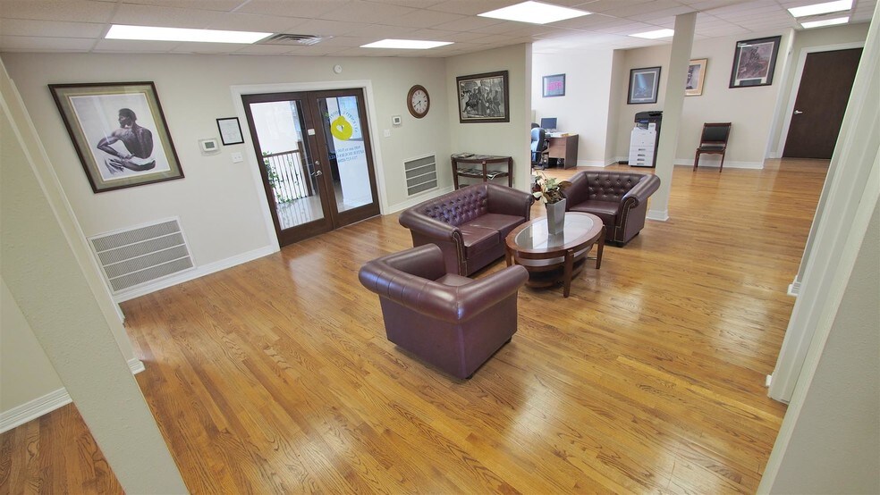 More Photos Of 315 W Alabama St, Houston Loft Creative Space For Lease