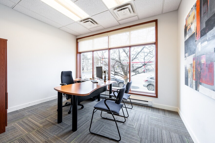 More Photos Of 250 Boul De La Concorde E, Laval Loft Creative Space For Sale