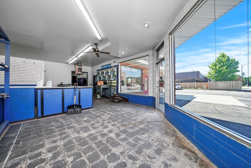 More Photos Of 108 S Batavia Ave, Batavia Auto Repair For Sale