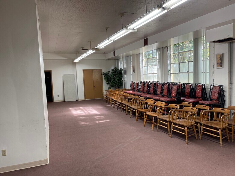 More Photos Of 725 Shipping St NE, Salem Lodge Meeting Hall For Sale