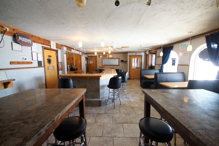 More Photos Of 7094 Eastlake Rd, Lisbon Restaurant For Sale