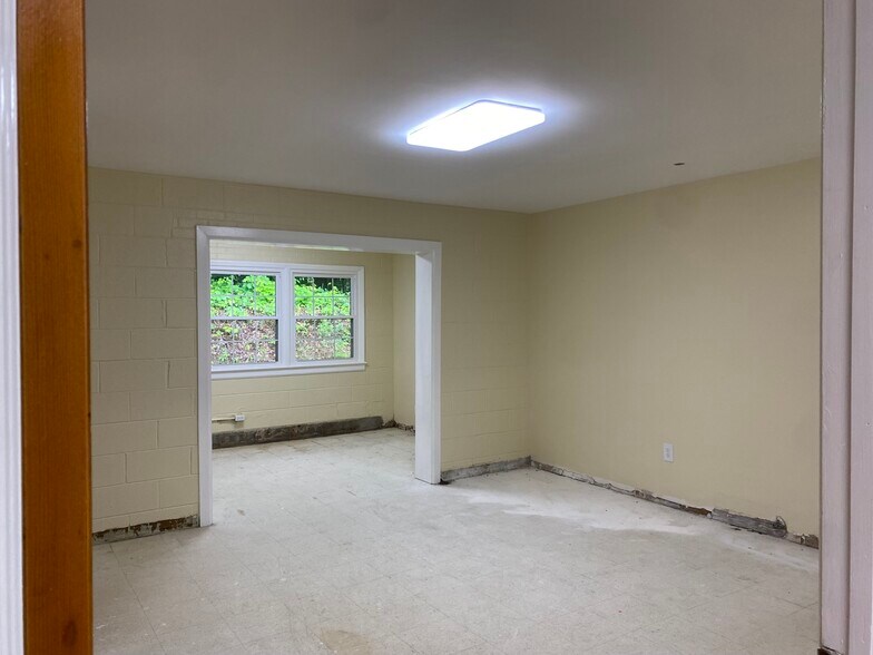 More Photos Of 2500 Olivet Ct, Greensboro Assisted Living For Lease